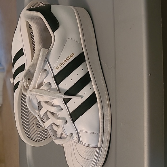 Addias - Picture 2 of 5